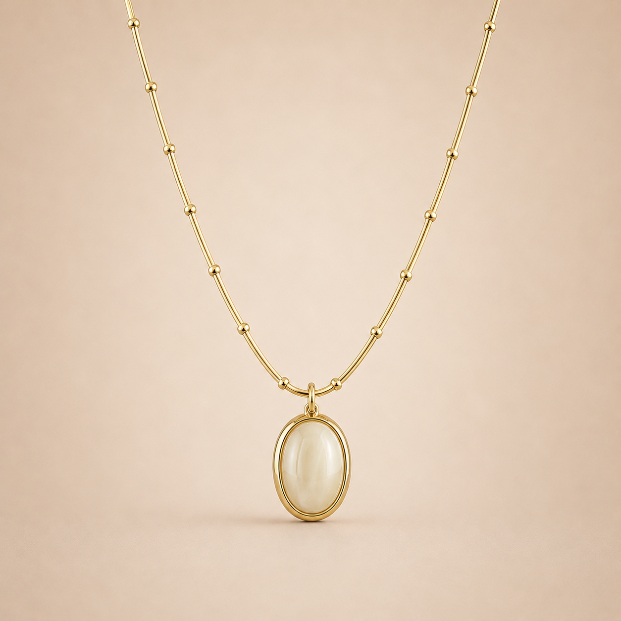 Oval Pearl Gold Necklace