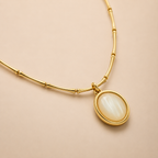 Oval Pearl Gold Necklace