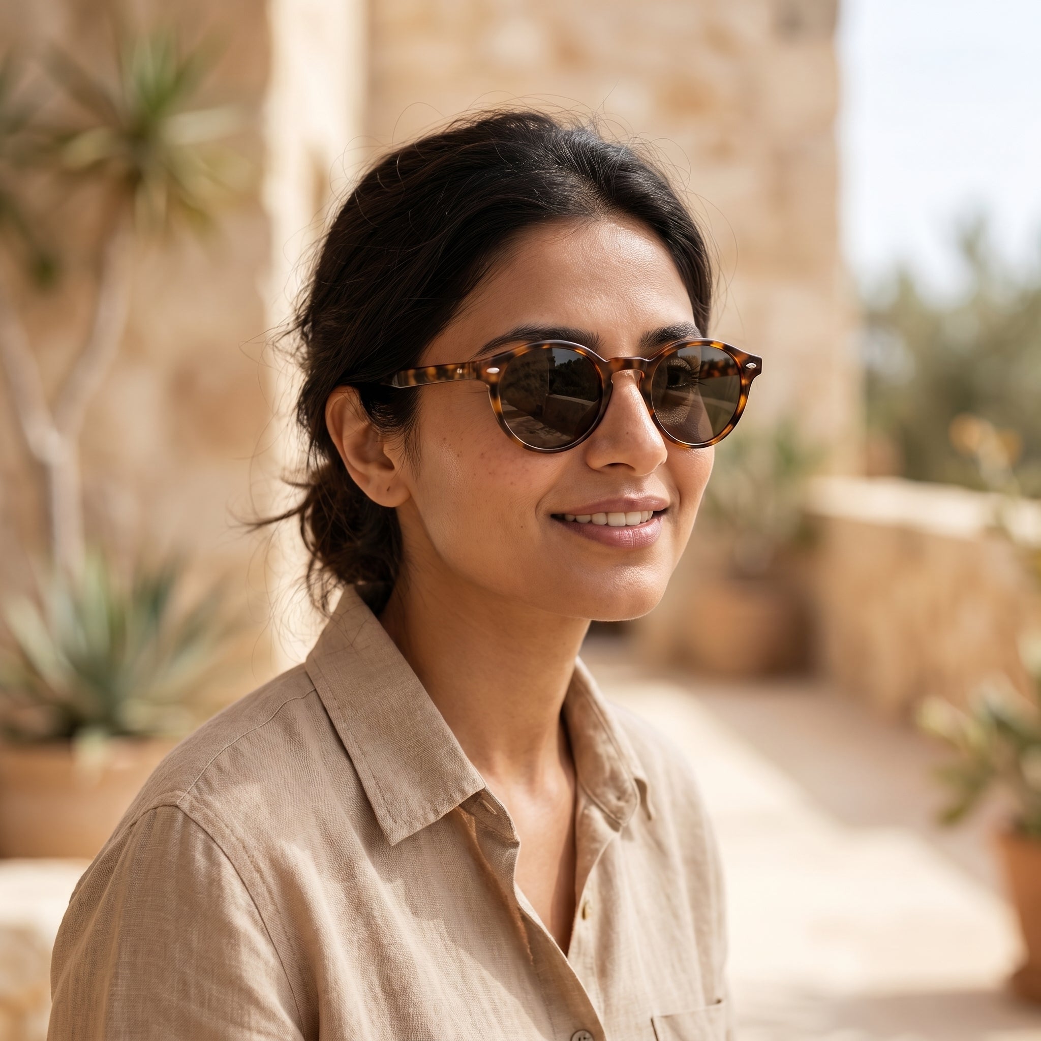 Casual Oval Frame